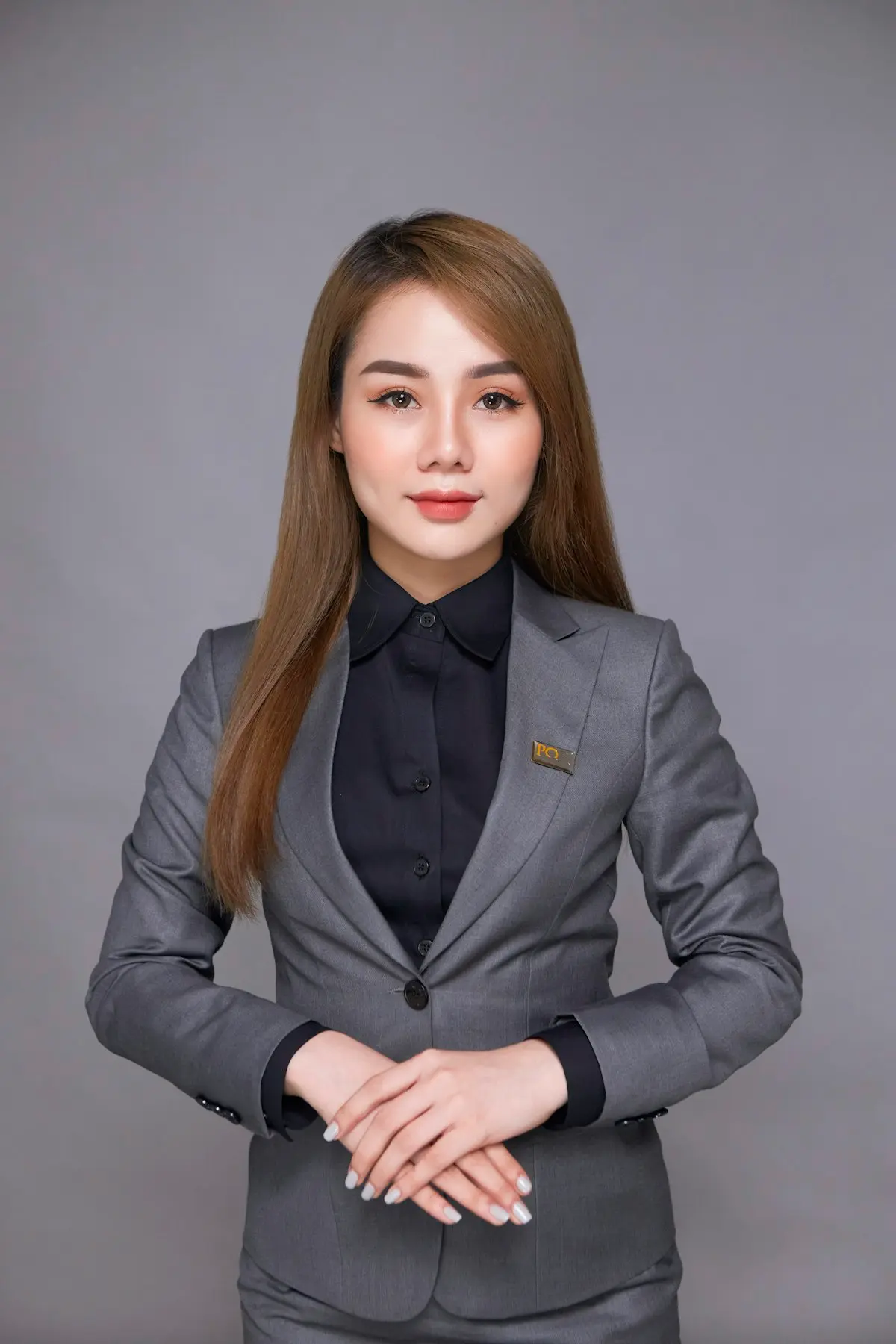 居家舒适穿着科技面料家居服的女性